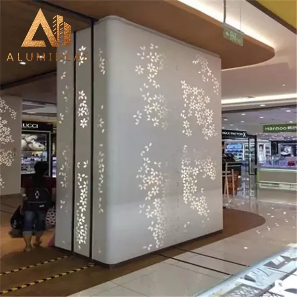 Sistema de revestimiento decorativo moderno de aluminio.
