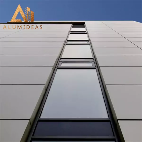 Paneles compuestos de aluminio alpólico para exteriores.