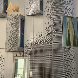 paneles de fachada cortados con láser