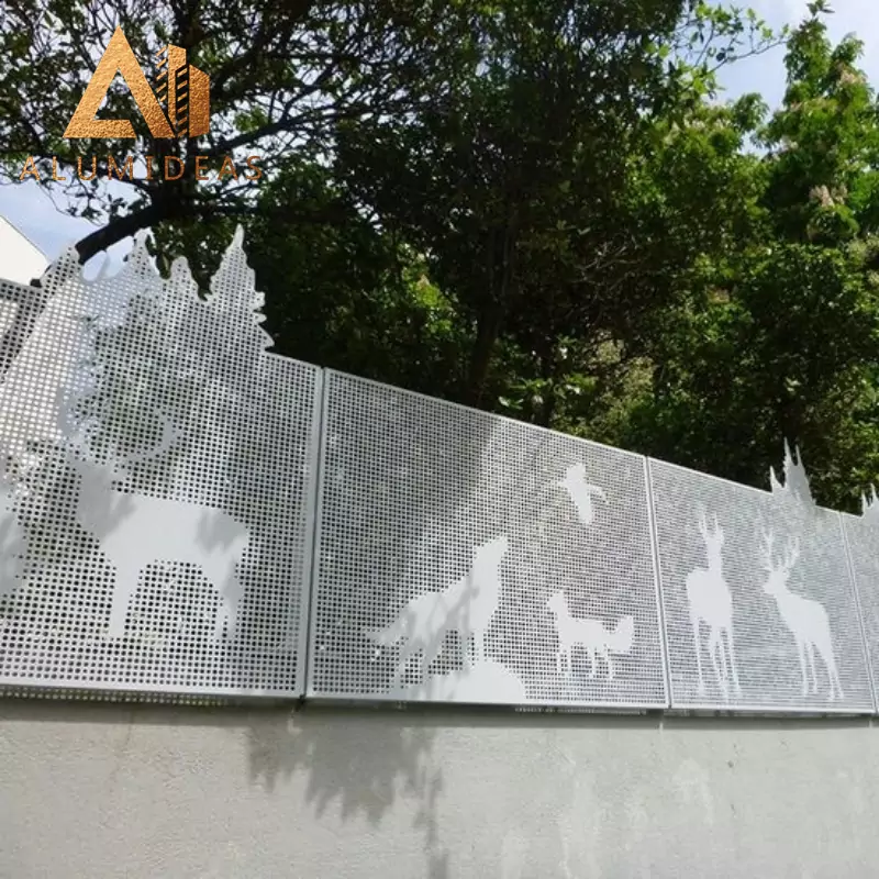 Panel perforado de aluminio para parque.