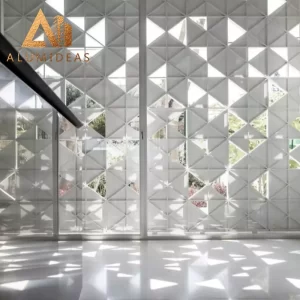 Алюминиевый треугольный цельнопанельный фасад