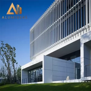 Pelapis dinding louver aluminium