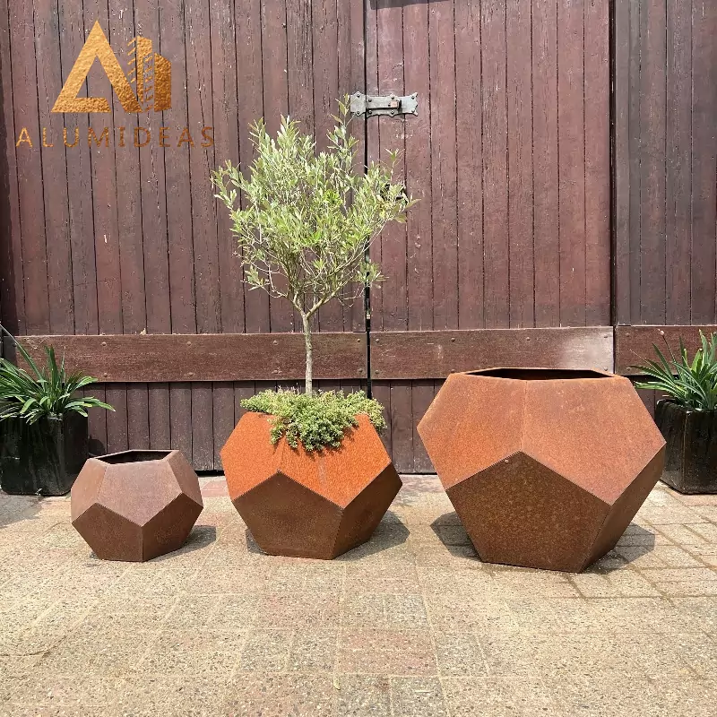 Chậu trồng cây bằng thép corten sáng tạo